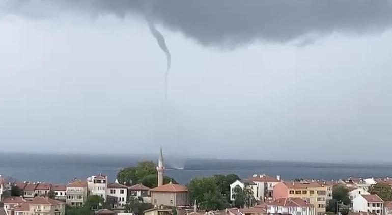 Meteoroloji uyarmıştı İstanbulda sağanak etkili oldu, Şile’de hortum oluştu