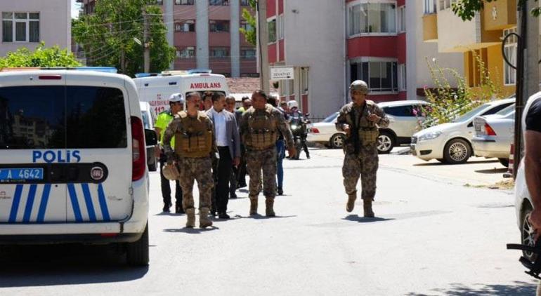 Kastamonuda 1 polisi şehit eden saldırgan öldürüldü: Operasyon anı kamerada