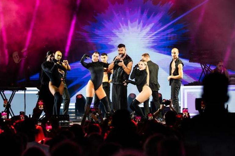 Ricky Martin, Antalyada sahne aldı İlk isteği sigara böreği oldu