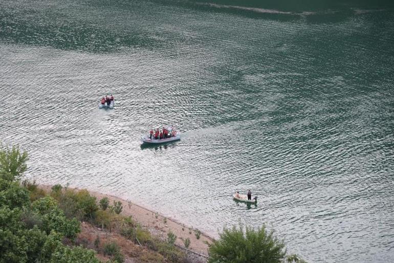 Adana’da düşen helikopterin enkazı tespit edildi Yarın sudan çıkarılacak