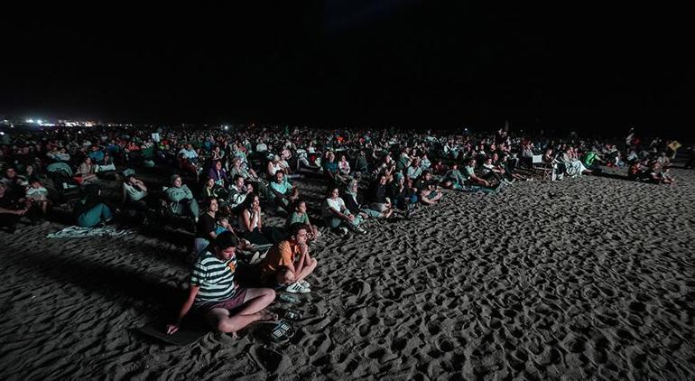 Karacabey sahilinde Perseid meteor yağmuru izlendi Büyüleyici görüntüler