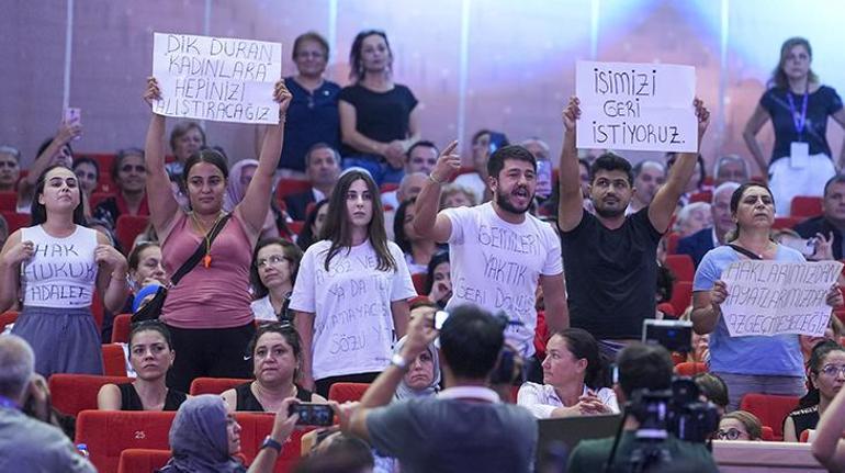 Özgür Özeli İzmirde kızdıran protesto: Erkek arkadaşları dışarı alın, bu toplantıyı mı buldunuz