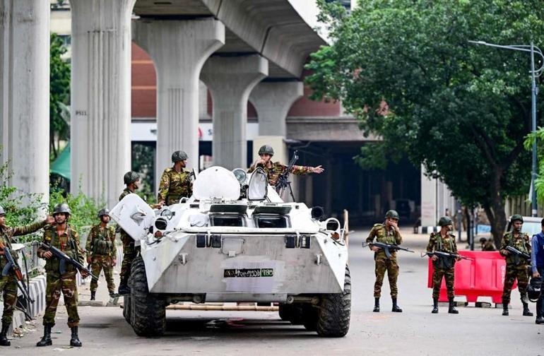 Bangladeş Başbakanı Şeyh Hasina istifa etti