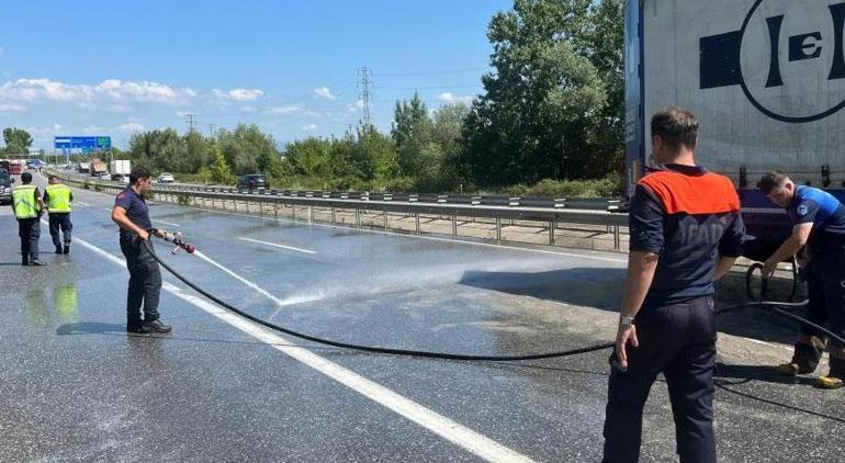 Asit paniği Yol trafiğe kapatıldı, bölgeye AFAD ekipleri sevk edildi