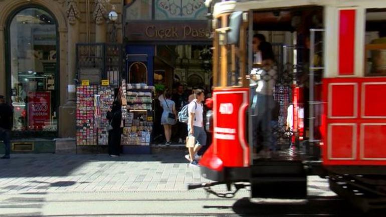 İstanbulun simgesi Çiçek Pasajının son hali tepkiye neden oldu