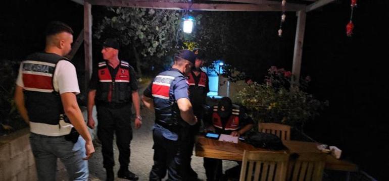 Zamanla yarış Kastamonuda tekne battı: 3 kişi kurtarıldı, 3 kişi kayıp