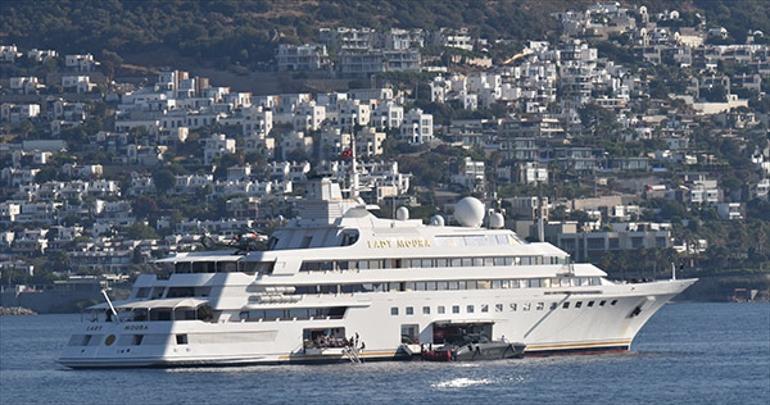 Yat değil, yüzen saray Lady Moura, Bodruma demir attı