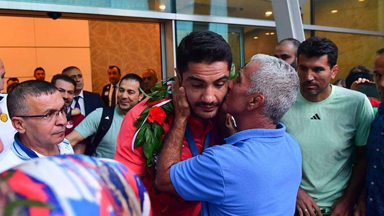 Taha Akgül: Koltukları kenara çekerek başladığım güreş kariyerim son buldu