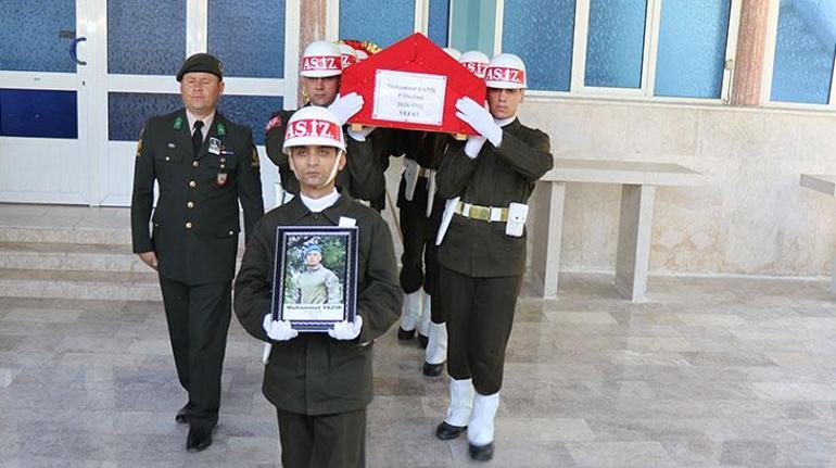 Sözleşmeli onbaşı kanlar içinde bulundu İzne gittiği Denizlide öldürüldü