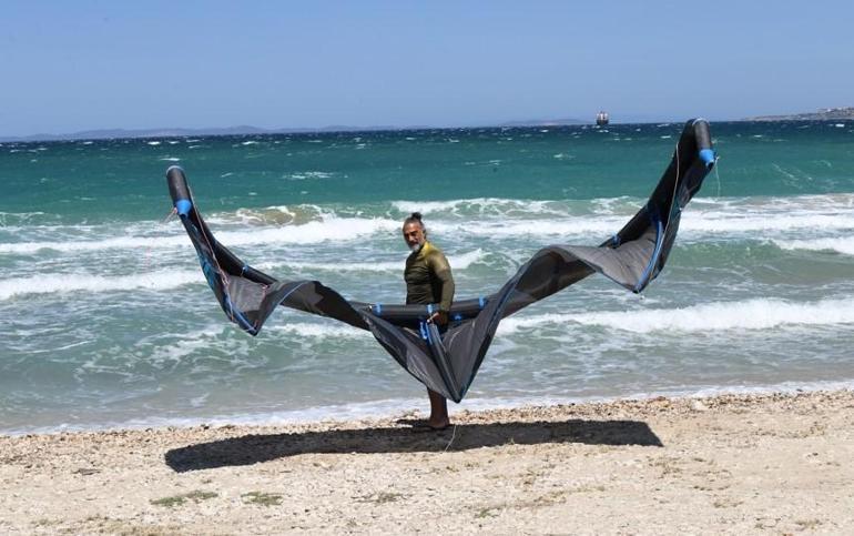 Selim Bayraktarın kitesurf keyfi Uçan adam