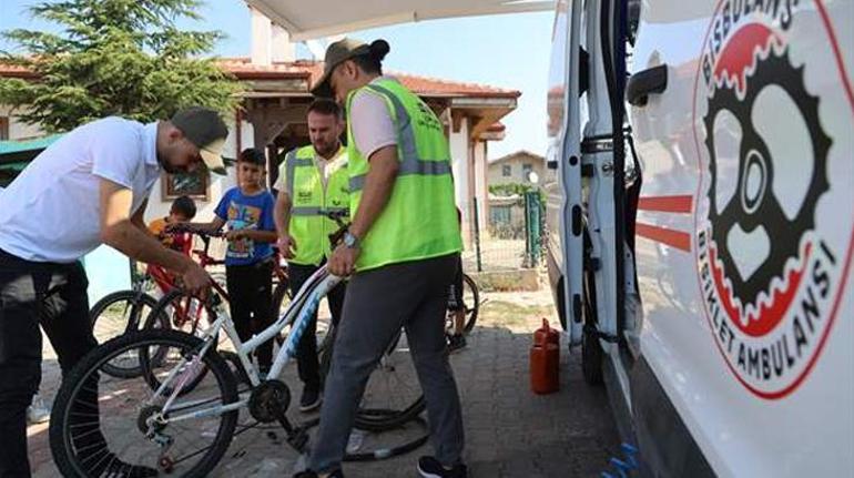 Mahalle mahalle gezip bisikletleri tamir ediyor Bisbulans 31 ilçede hizmete başladı