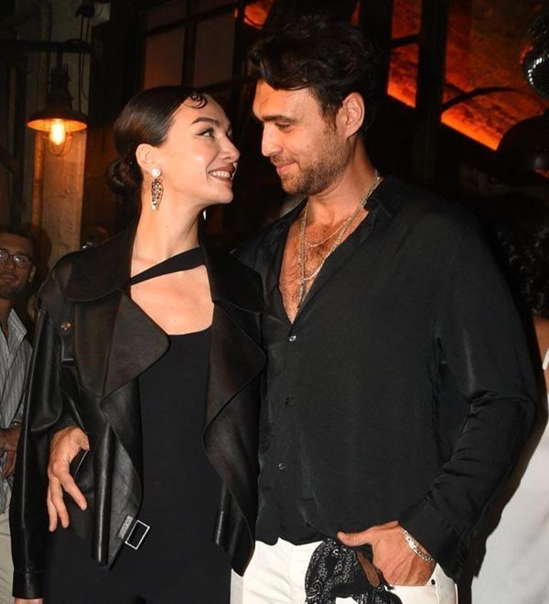 Birce Akalay kural bozdu Hakan Kurtaşla romantik pozlarına beğeni yağdı