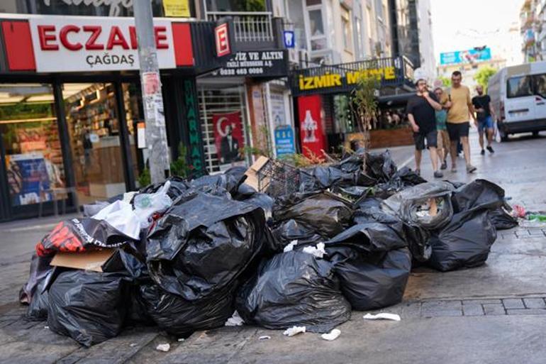 İzmir kent merkezi çöp yığını oldu Vatandaş isyan etti