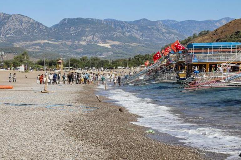 Türkiyenin Maldivlerinde tekne işgali: Yüzecek yer kalmadı