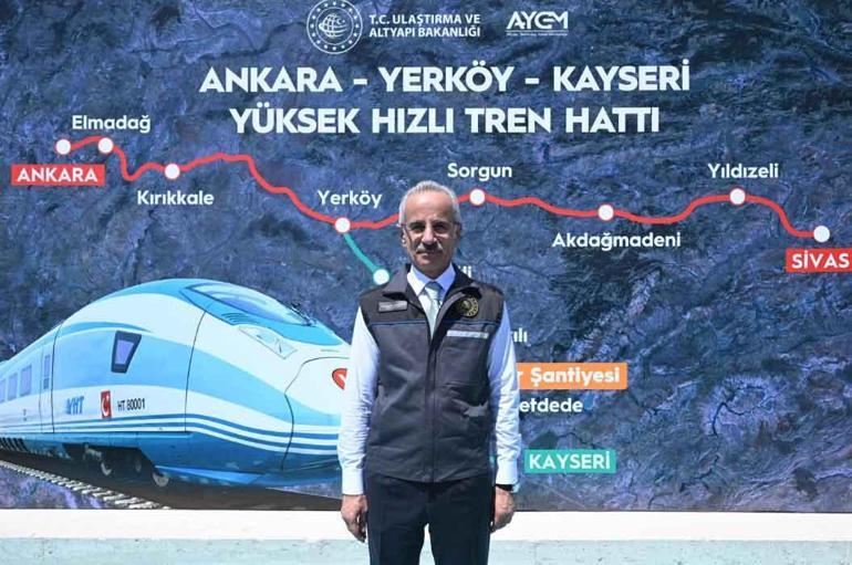 Bakan Uraloğlu’ndan Yüksek Hızlı Tren mesajı: 7 saat süren yol 1 saat 45 dakikaya düşüyor