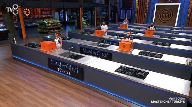 MasterChefte ana kadroya seçilen yarışmacı belli oldu Mehmet Şef: Burası kreş değil, kendinize gelin