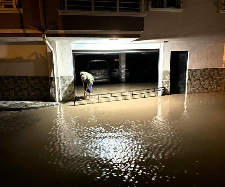 Aksarayda sağanak etkili oldu Böyle bir yağış daha önce hiç görmedik