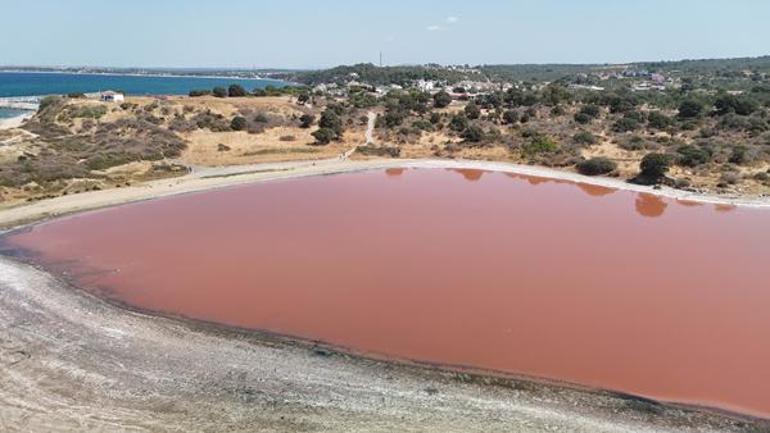 Çanakkalede Kalpli Göl pembe renge büründü Araç girişleri yasaklandı