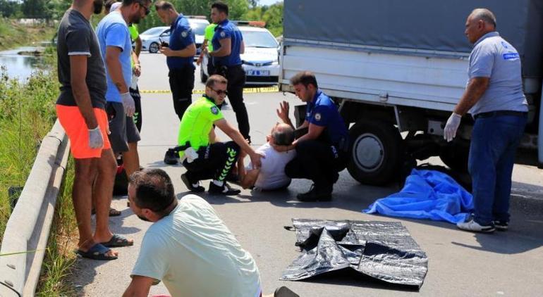 Antalyada feci kaza Aile sinir krizi geçirdi, sücüsü aracı bırakıp kaçtı