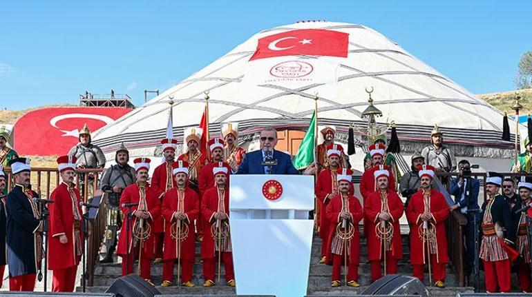 Cumhurbaşkanı Erdoğan Ahlatta: Anadolu bizim öz yurdumuzdur