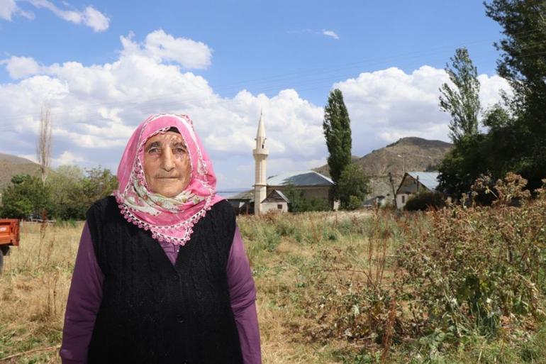 72 yaşındaki Fikriye Nine muhtar oldu, hizmetleri bir bir sıraladı