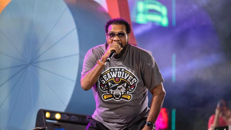 Sahnede yere yığıldı Ünlü rapçi Fatman Scoop hayatını kaybetti