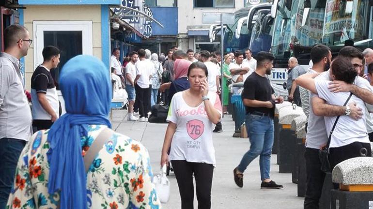 Okulların açılmasına sayılı günler kala otogarlarda dönüş yoğunluğu