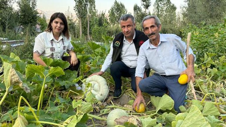 Çiftçi babanın büyük gururu: 4’ü doktor, 3ü öğretmen, 2si mimar, 1i mühendis 10 çocuk yetiştirdi