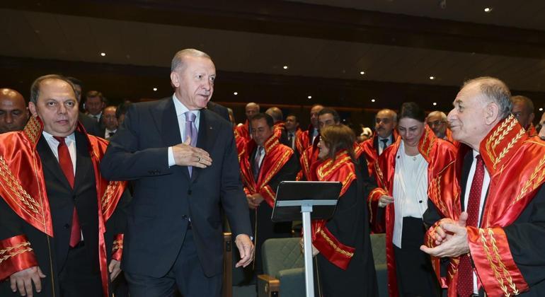 Son dakika... Cumhurbaşkanı Erdoğan: Türkiye yeni anayasaya hazır