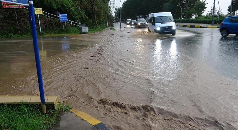 Meteoroloji yeni raporu yayımladı 4 ile sarı kodlu sağanak yağış uyarısı