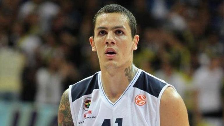 Eski milli basketbolcu İlkan Karaman trafik kazasında hayatını kaybetti Sürücü tutuklandı