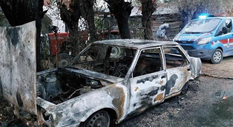 Kardeşi aracı yaktı, görünce gözyaşlarına boğuldu Annemizden hatıraydı