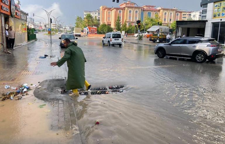 Adana ve Osmaniyede fırtına Yıldırımlar ormanı yaktı