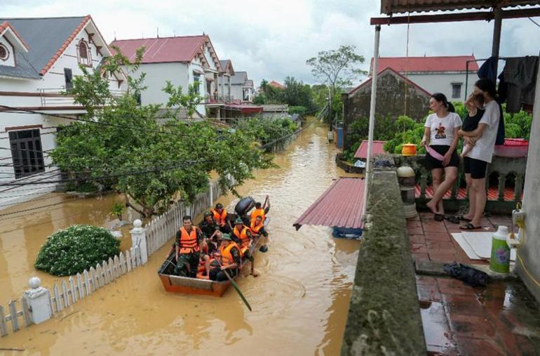 Yagi Vietnamı esir aldı Felaket yaşandı: Can kaybı artıyor