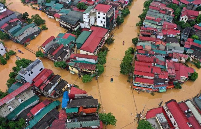 Yagi Vietnamı esir aldı Felaket yaşandı: Can kaybı artıyor