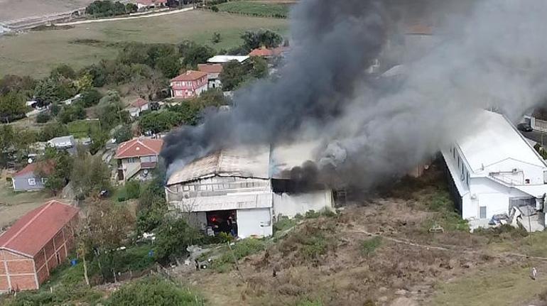 İstanbul Çatalcada fabrika yangını Ekipler sevk edildi