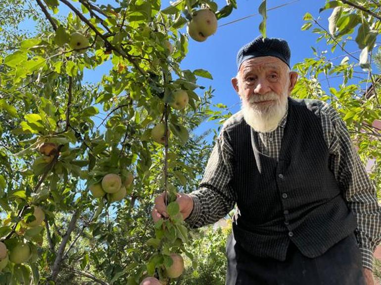 Kendimi 20 yaşında hissediyorum diyen Kaya Dedenin gerçek yaşı şaşırtıyor