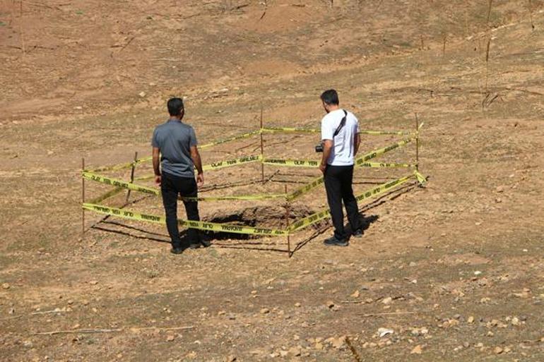 Tarlada gördüklerine inanamadılar Obruk sandı, gerçek bambaşka çıktı