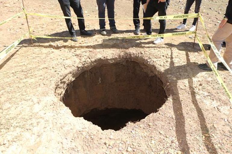 Tarlada gördüklerine inanamadılar Obruk sandı, gerçek bambaşka çıktı