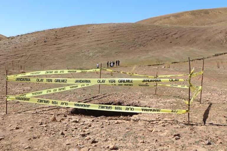 Tarlada gördüklerine inanamadılar Obruk sandı, gerçek bambaşka çıktı