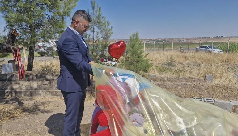 Narin Güranın kabrine ziyaret: Oyuncak bırakıyorlar