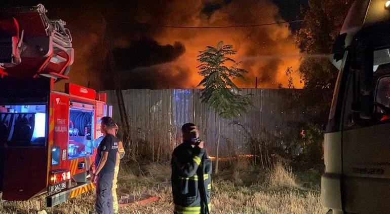 Bursada korkutan yangın Alevler gökyüzünü aydınlattı