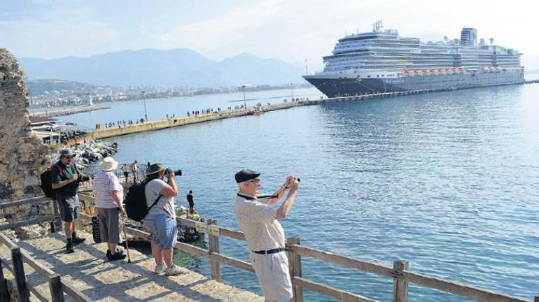 Sonbaharda tatil yabancıyı uçuruyor