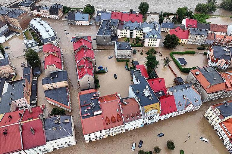 Avrupayı sel vurdu, Polonya ve Romanyada can kayıpları var