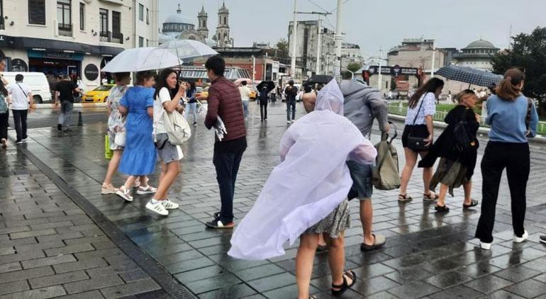 Son dakika... Meteoroloji uyarmıştı İstanbul’u sağanak vurdu