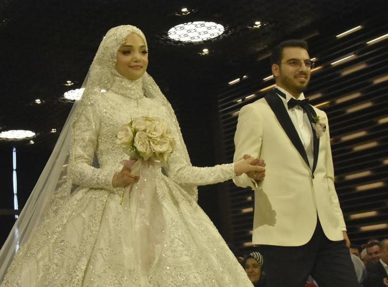 Konya Büyükşehir Belediye Başkanı Altayın oğlu evlendi 3 Bakan nikah şahidi oldu