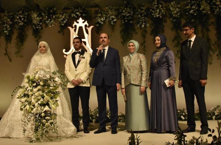 Konya Büyükşehir Belediye Başkanı Altayın oğlu evlendi 3 Bakan nikah şahidi oldu