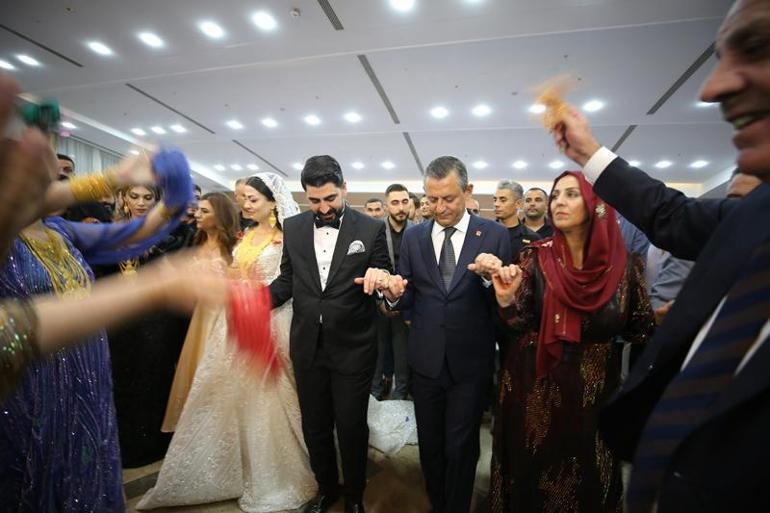 CHP Genel Başkanı Özel, Mardinde nikah şahidi oldu