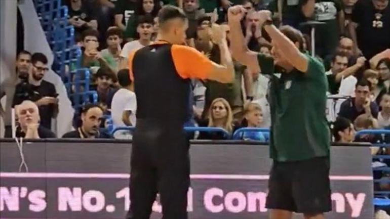 Panathinaikos - Maccabi maçında skandal pankart Ergin Ataman çılgına döndü