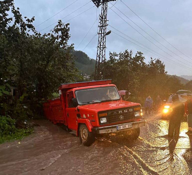 Meteoroloji yeni hava durumu raporu yayımladı ve il il uyardı Metrekareye tam 100 kg yağmur düşecek